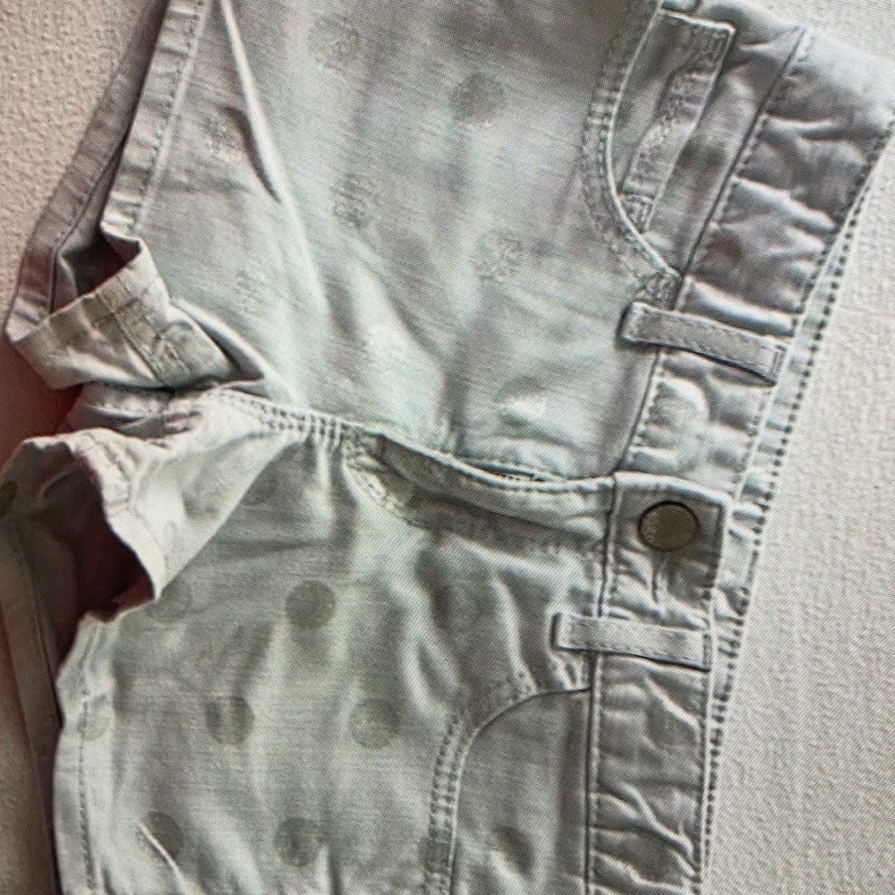 Super cute light gray polka dots shorts